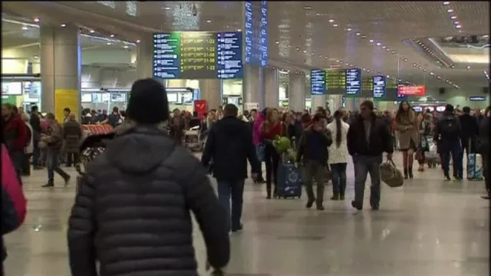 Москва изтръпна. Затвориха две летища | StandartNews.com