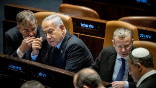 Нетаняху остава на власт, опозицията блокирана в парламента