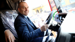 Караджов съобщи голяма новина за влаковете и зарадва пътниците