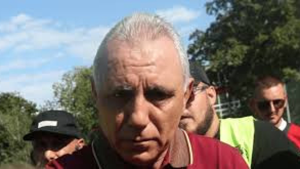 Голямо име показа червен картон на Стоичков | StandartNews.com