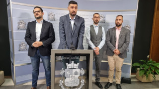 Земетресението в "Промяната" ескалира. Кметовете с нови разкрития