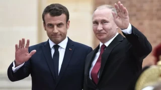 Два часа телефон! Какво си казаха Путин и Макрон