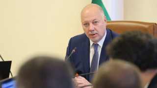 Извънредно! Желязков свиква среща заради голям проблем в образованието