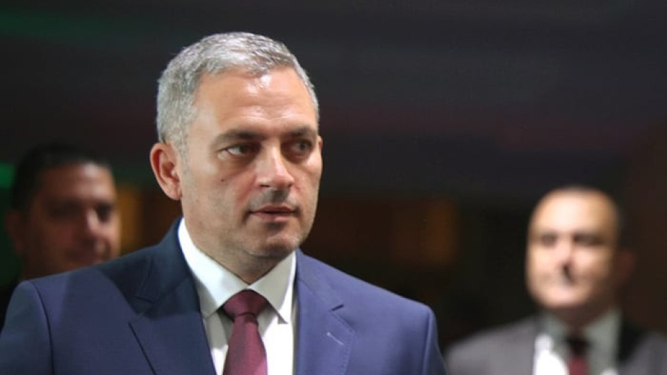 Бягат като пилци от Доган. Марио Рангелов напусна дерибеите | StandartNews.com