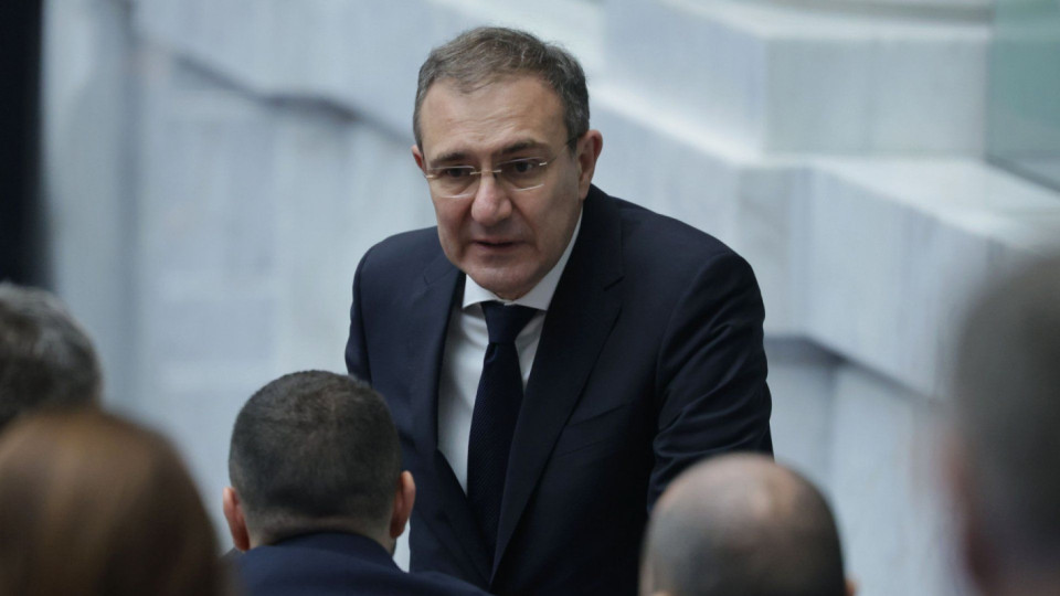 Синдикати, работодатели и министър обсъждат минималната заплата | StandartNews.com