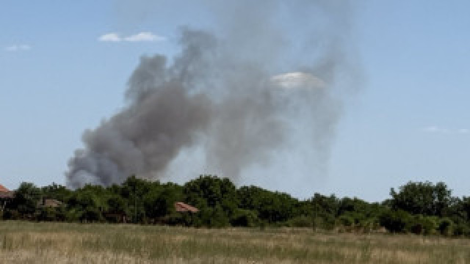 Под контрол е пожарът в района на село Бенковски | StandartNews.com