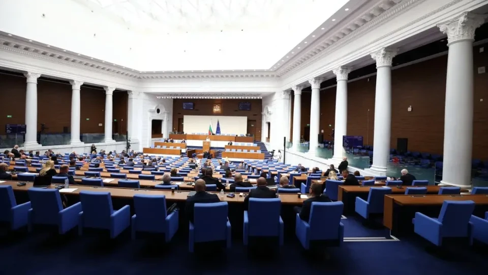 Трети вот на недоверие! Решиха съдбата на кабинета | StandartNews.com