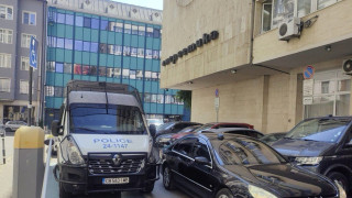 Паника в ключово министерство у нас! Претърсват го /ОБНОВЕНА/