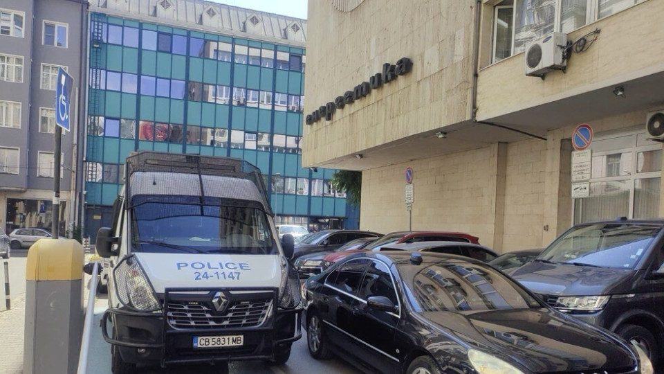 Паника в ключово министерство у нас! Претърсват го /ОБНОВЕНА/ | StandartNews.com