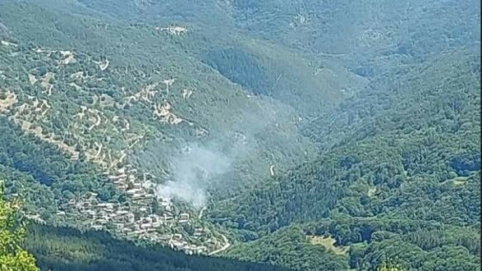 Ужасът не спира. Пламна пожар в още едно село | StandartNews.com