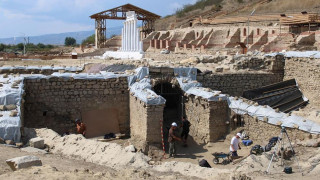Нова находка в Хераклея Синтика. Надгробна плоча променя историята