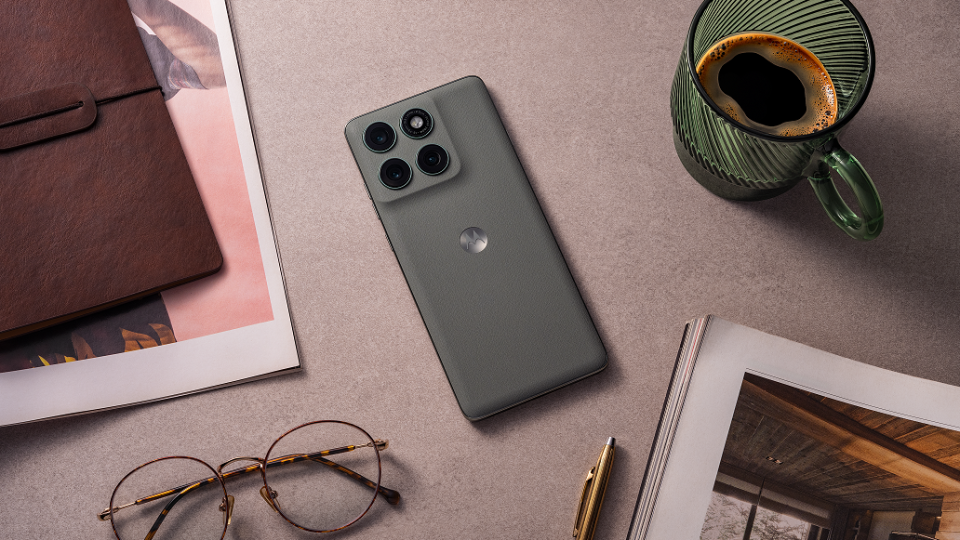 Vivacom пусна новия 5G смартфон от висок клас Motorola Edge 60 Pro | StandartNews.com