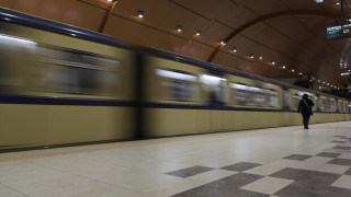 Къде спират метрото в София