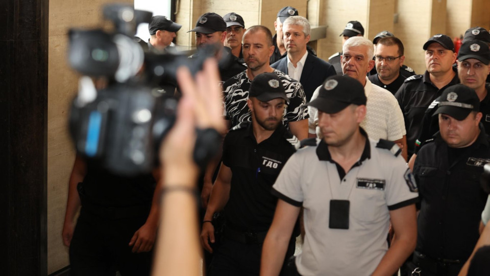 Жега в съда! Четирима заковаха кмета Коцев, нови доказателства | StandartNews.com