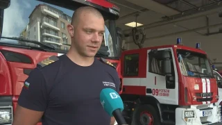 Всички говорят за младия пожарникар, който се изправи сам срещу пламъците