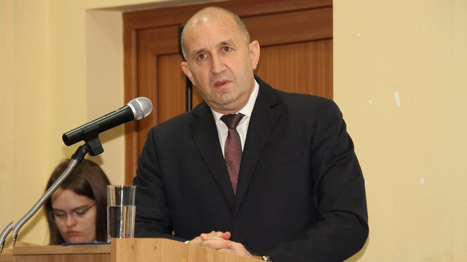 Радев сложи поредното вето. Този път за здравните лимити | StandartNews.com