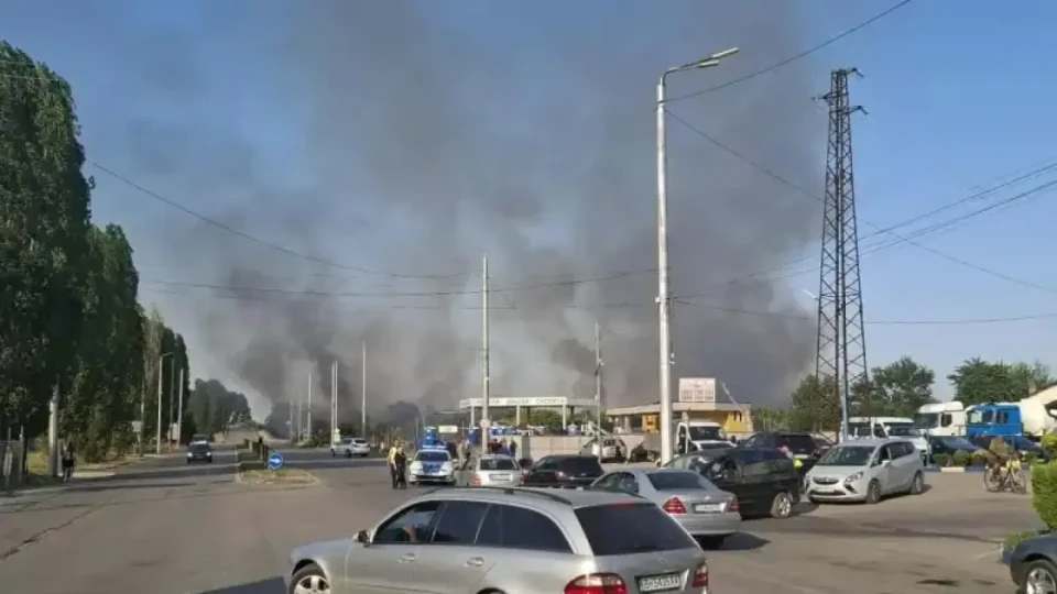 Лумна още един пожар. Затвориха път към  Дунав мост 2 | StandartNews.com