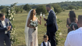 Олимпийска медалистка каза "да" на наш футболен треньор
