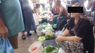 Бизнесът на бабите, които гонят от тротоарите
