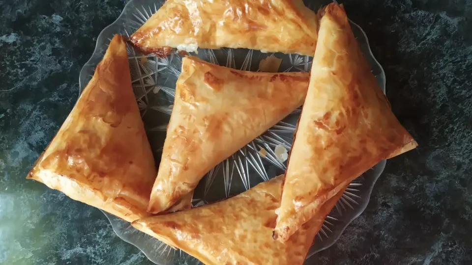 Най-вкусните мини банички с извара и яйца. Тайната съставка | StandartNews.com
