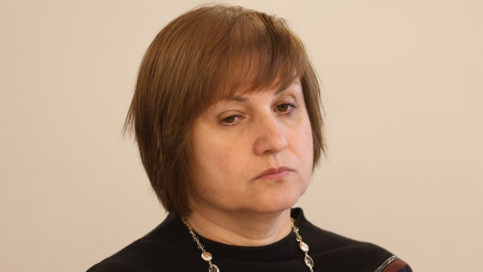 Какво се случва с пенсиите в евро? Първи думи на новата шефка на НОИ | StandartNews.com