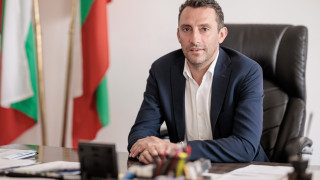 Министър Иван Пешев пред СТАНДАРТ: Работим за развитие на масовия спорт, високите постижения и младите