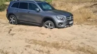 Тарикат паркира на плажа. Изпати си /СНИМКИ/