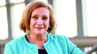 Искра Михайлова пред СТАНДАРТ: Чудесата ще станат ресурс, когато са близо до хората