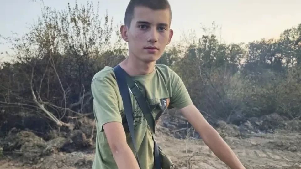 Шапки долу! 16-годишно момче засрами цяла България | StandartNews.com