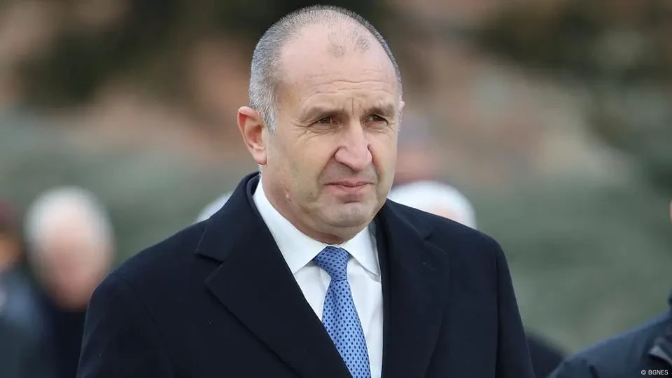 Парвенющината на един самозабравил се кандидат-диктатор | StandartNews.com