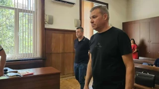 Пускат под гаранция собственика на "фермата" за цигари