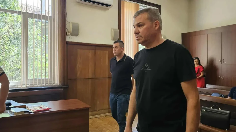 Пускат под гаранция собственика на "фермата" за цигари | StandartNews.com
