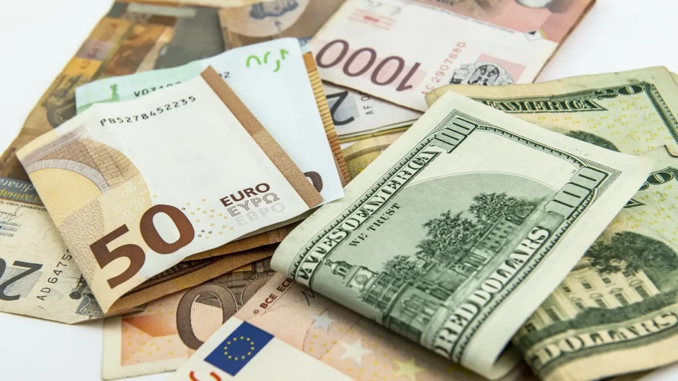 Валути поскъпват! Еврото скочи спрямо долара | StandartNews.com