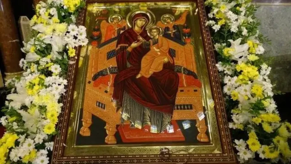 Голяма Богородица! Легенди за четирите най-известни чудотворни икони | StandartNews.com