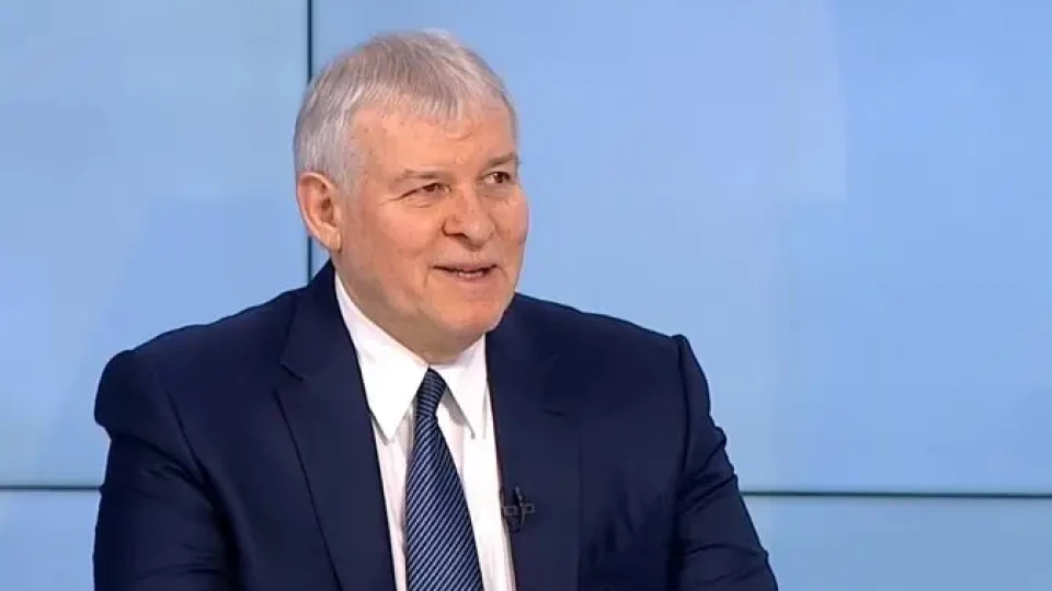 Румен Христов с тежки въпроси за грандоманския кортеж на Радев | StandartNews.com