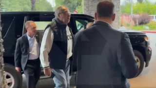 Стана ясно защо Лавров носи пуловер СССР. Путин го смъмри