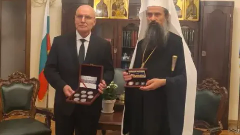 Патриарх Даниил благослови Димитър Радев. Какво си казаха | StandartNews.com