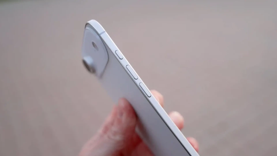 Ето какво ще пожертва Apple при рекордно тънкия iPhone 17 Air | StandartNews.com