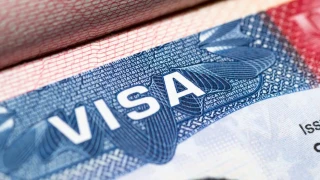 САЩ затяга проверките на всичките валидни американски визи