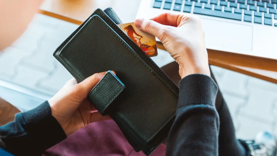 Инфлацията тласка българите към по-големи кредити | StandartNews.com