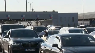 Огромни опашки бавят потока на ключов наш граничен пункт
