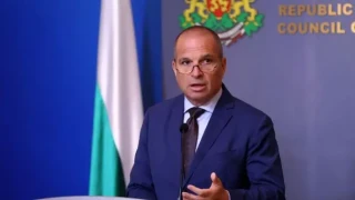 Министър Караджов обяви извънреден ход за атракционите