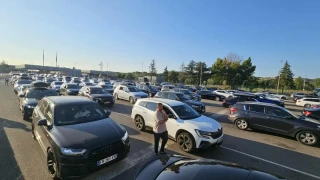 Опашки от автомобили на два гранични пункта