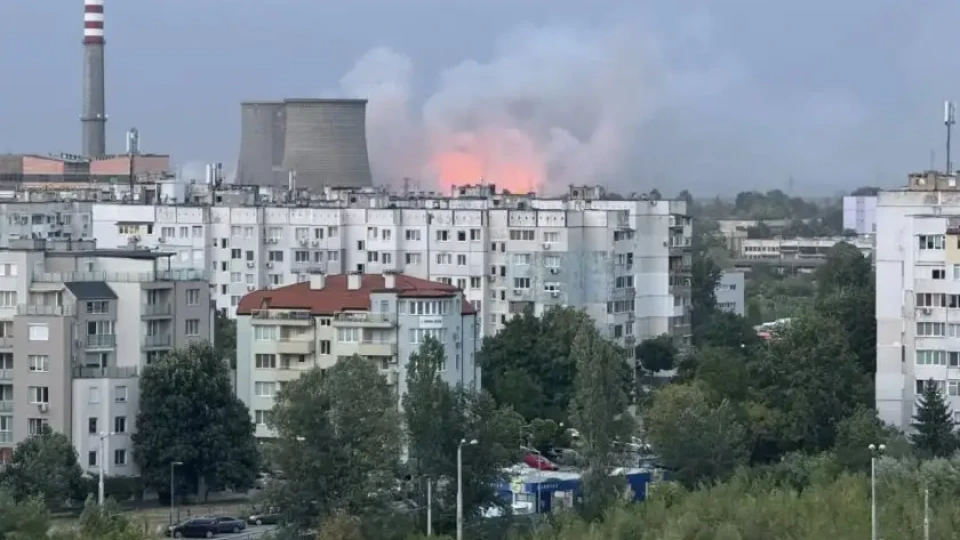 Голям пожар в София! Вятърът го разнася | StandartNews.com