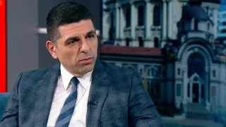 Срамна прегръдка в парламента! Новите ортаци