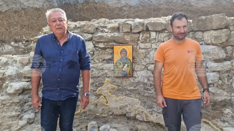 Откриха средновековен манастир на цар Иван Александър | StandartNews.com