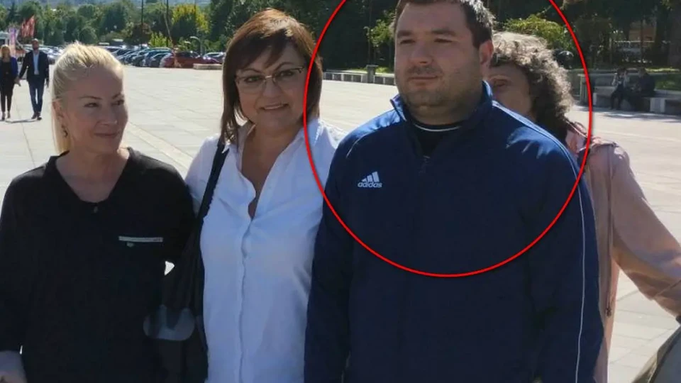 Виден соцлидер търси мацки за морето! | StandartNews.com