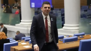 Маските паднаха! Елфите на Мирчев ликуват, че топ полицай е пребит