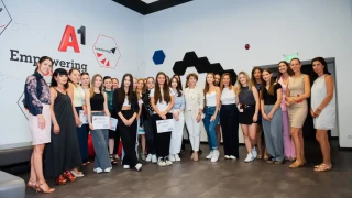 Второто издание на A1 STEMfem Junior завърши успешно с 45 млади момичета и подкрепата на силна менторска общност