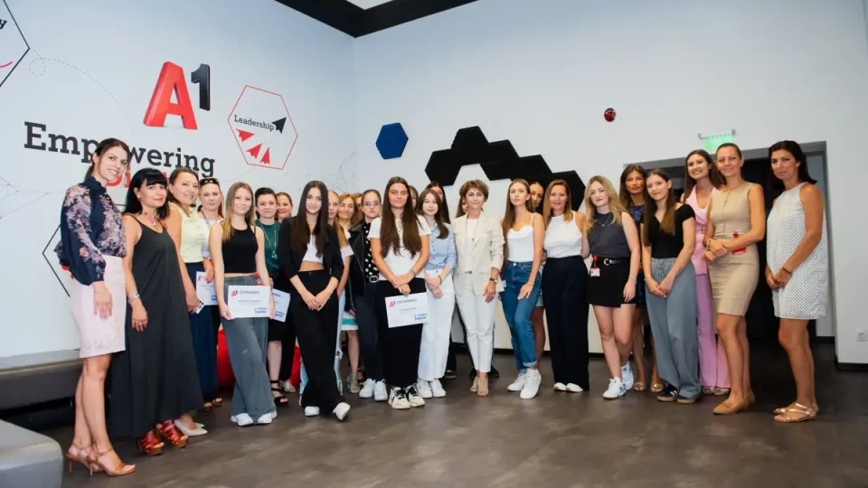 Второто издание на A1 STEMfem Junior завърши успешно с 45 млади момичета и подкрепата на силна менторска общност | StandartNews.com